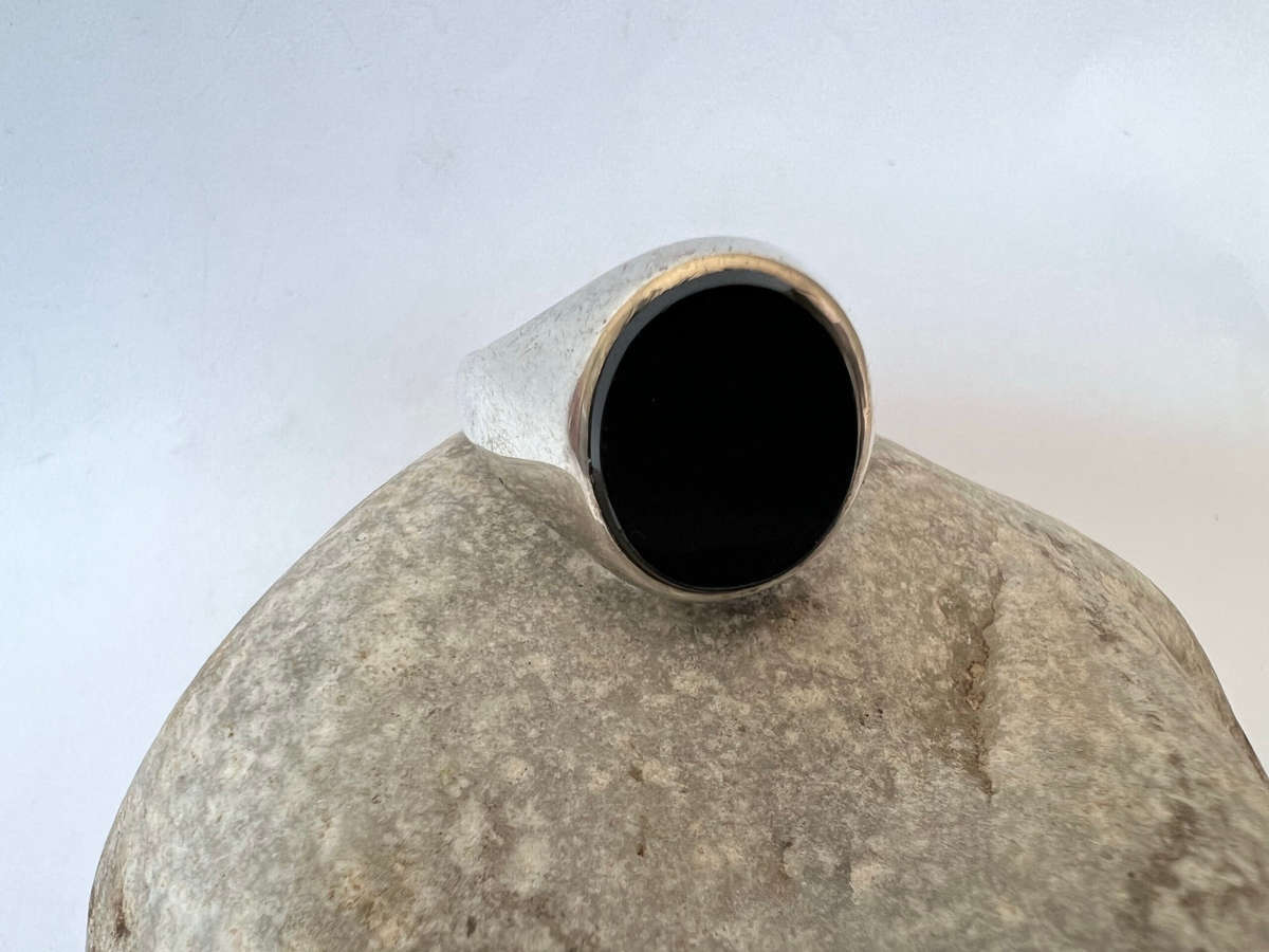 Ring - Silver Ring Stamped. Oval Onyx Stone Size U ML1749