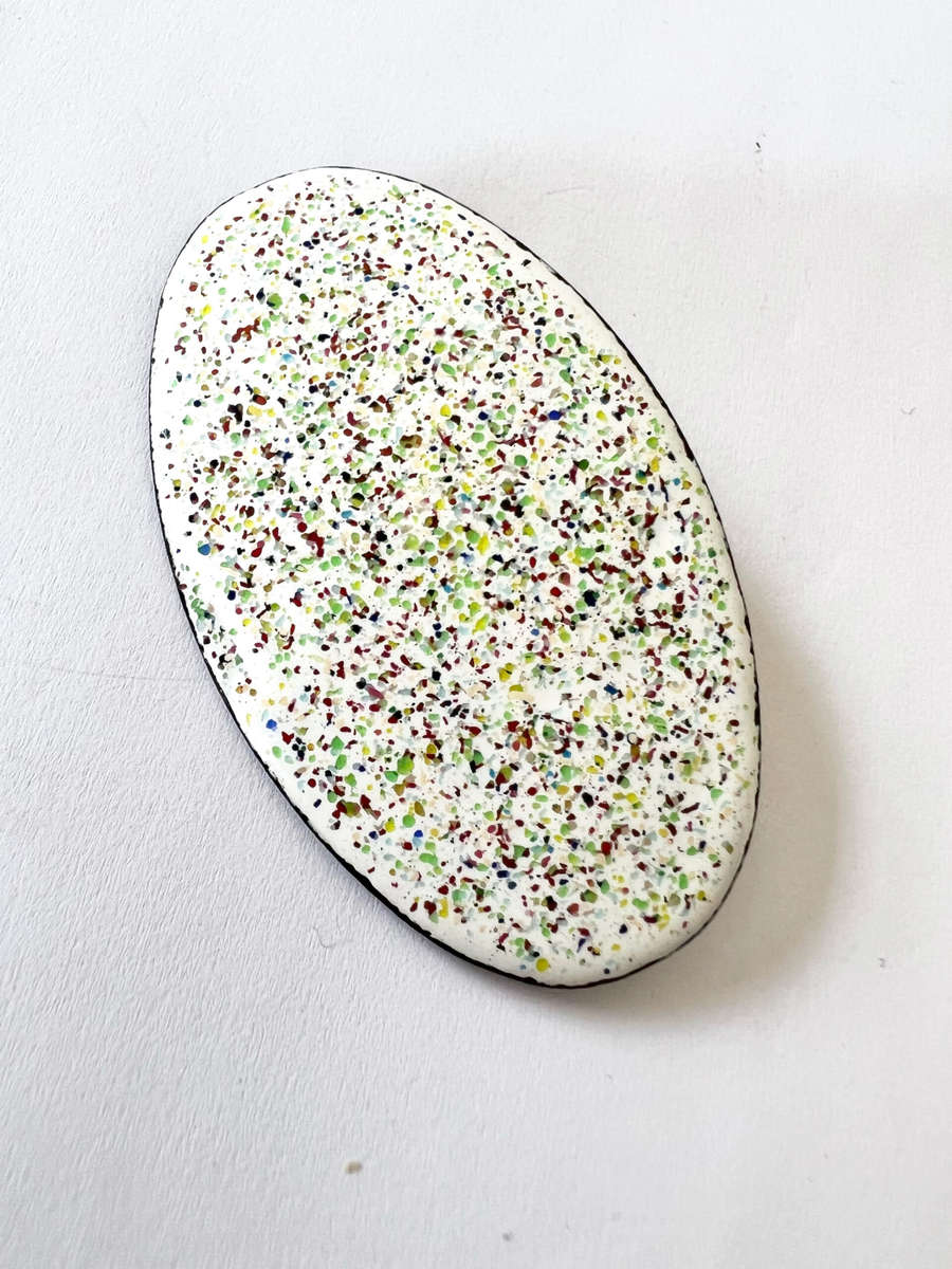 Brooch- Oval Enamel with different colour sprinkles ML1812