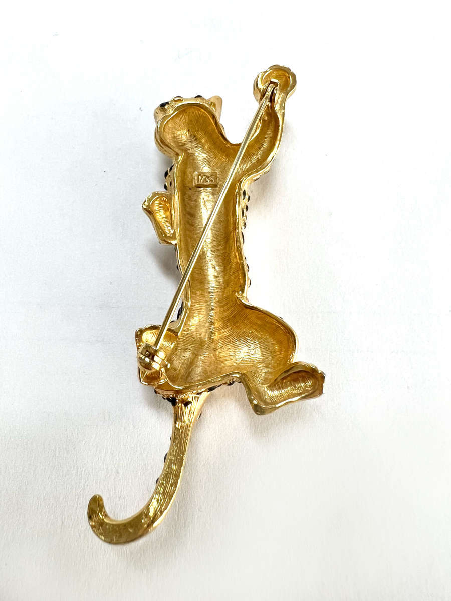 Brooch - 1980 Retro Climbing Leopard Design. Gold Tone with Black Spots. Green Glass Eye ML1881