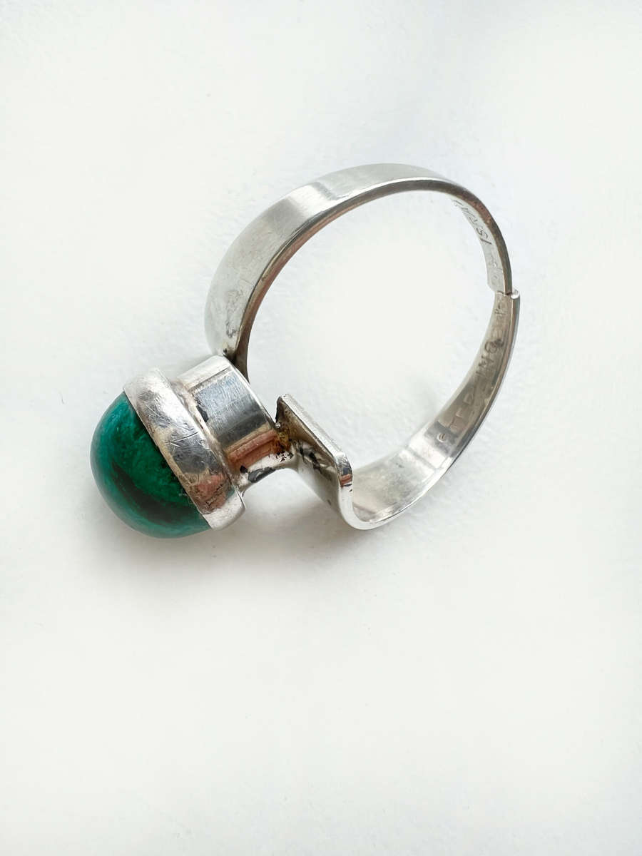 Ring - Vintage Sterling Stamped Israel Twisted Band with Round Eilat Stone Set in Silver ML1963