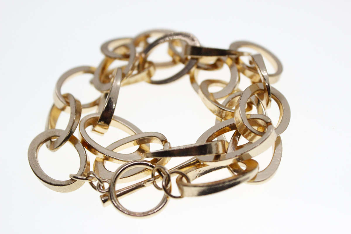 Necklace - Vintage Gold Tone Long Hoop Style Necklace with T-Bar Clasp - ML2557