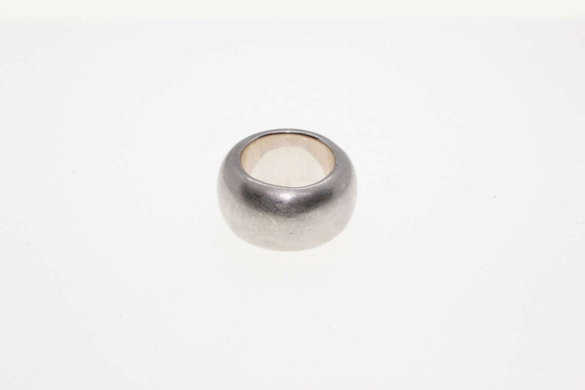 Ring - Vintage Silver Tone Chuncky Style Ring, Stamped HM. Slightly Scratched - ML2607