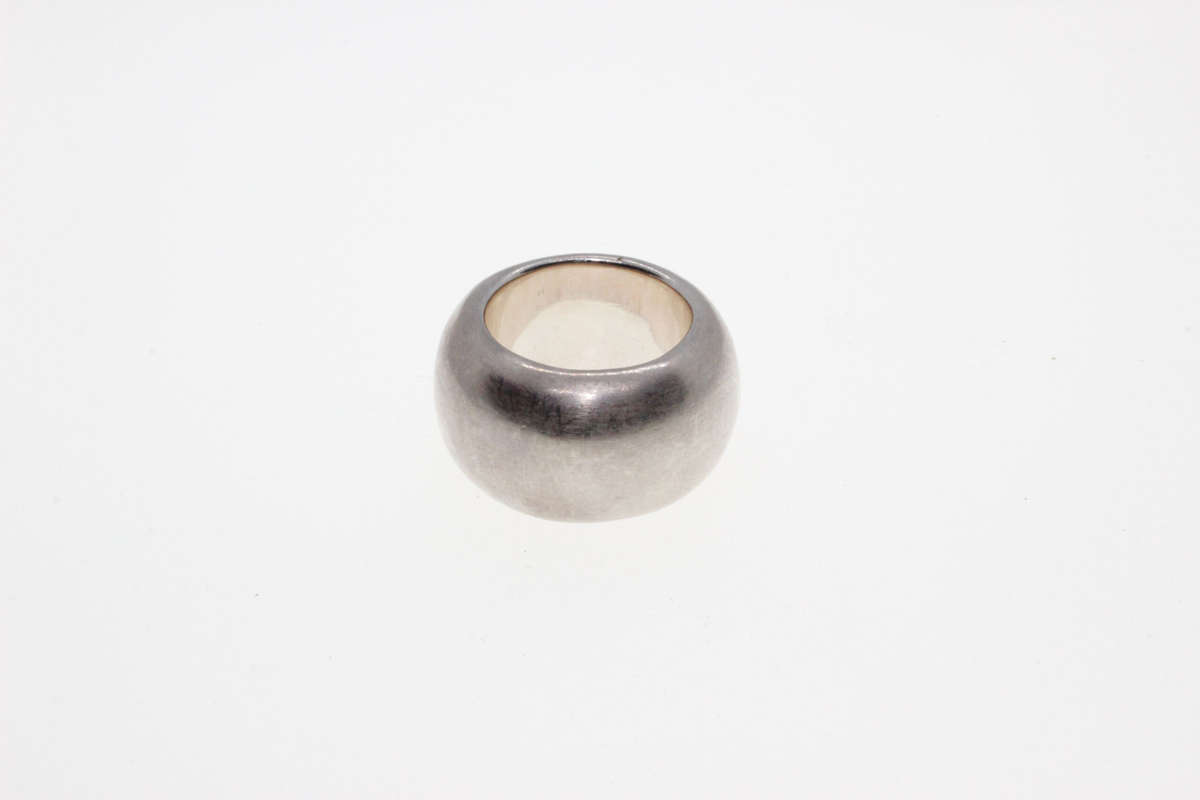 Ring - Vintage Silver Tone Chuncky Style Ring, Stamped HM. Slightly Scratched - ML2607