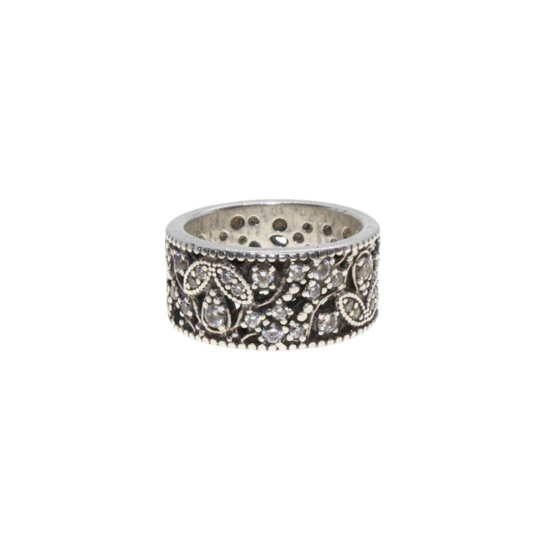 Ring - 925 Silver Parve Marcasite Band. Intricate Leaf Design - ML3049