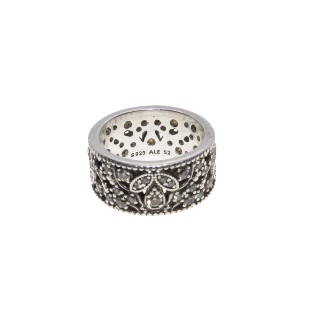 Ring - 925 Silver Parve Marcasite Band. Intricate Leaf Design - ML3049