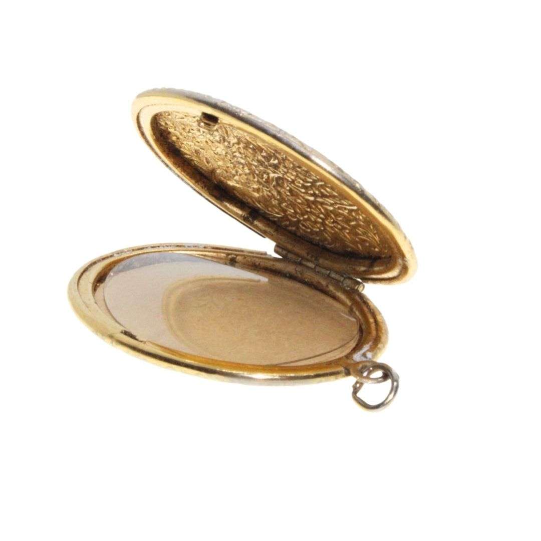 Pendant - Gold Tone Vintage Locket with Leaf Design - ML3326