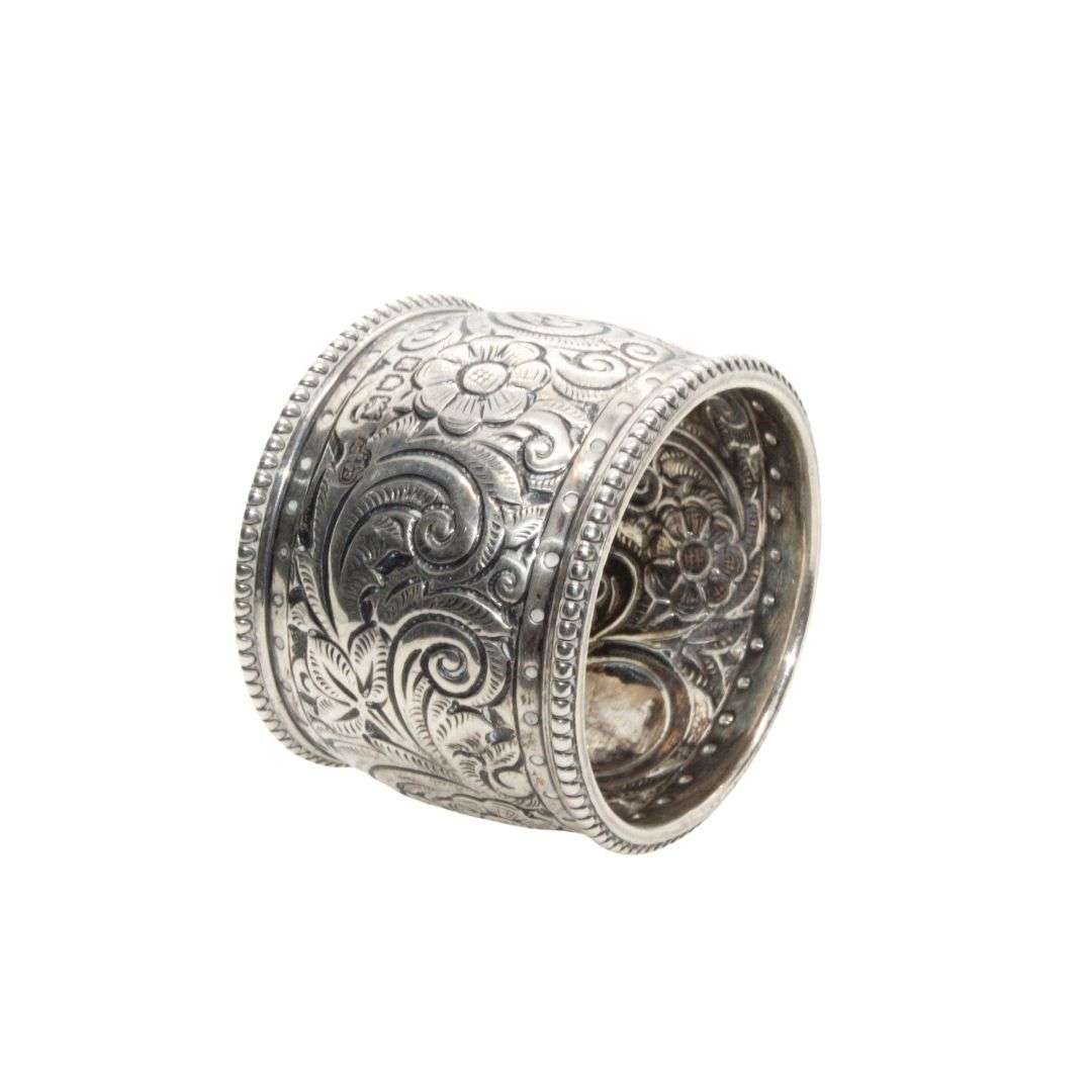 Napkin Ring  - Antique Sterling Silver Decorative . Hallmark London 1925. Maker crsc - ML3506