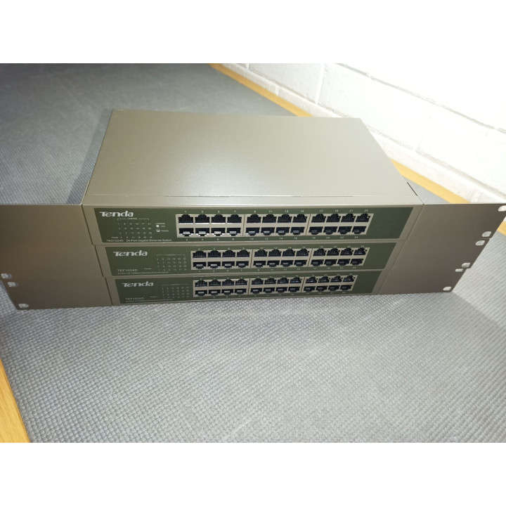 Tenda TEF1024D 24-Port 10/100Mbps Fast Ethernet Rackmount Switch