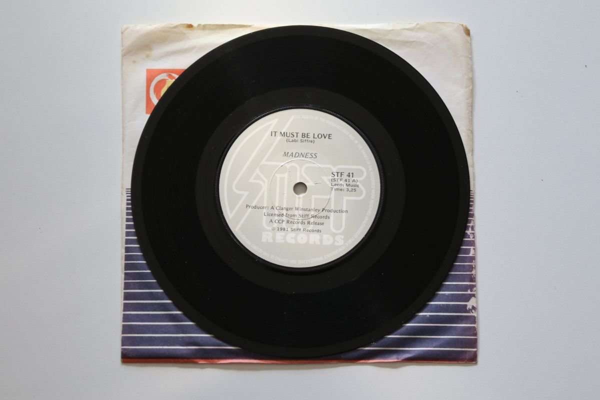 Madness - It Must Be Love (7") (VG/Generic)