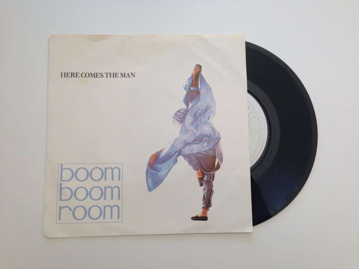 Boom Boom Room - Here Comes The Man (7") (VG+/G+)