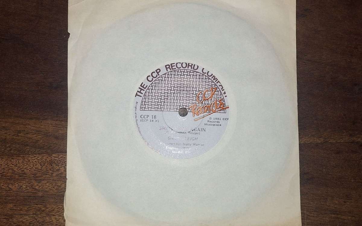 Gavin Leigh - Strangers (VG/Gen) (7")