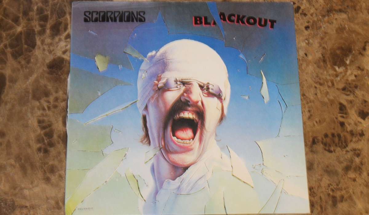 Scorpions - Blackout (VG+/G)