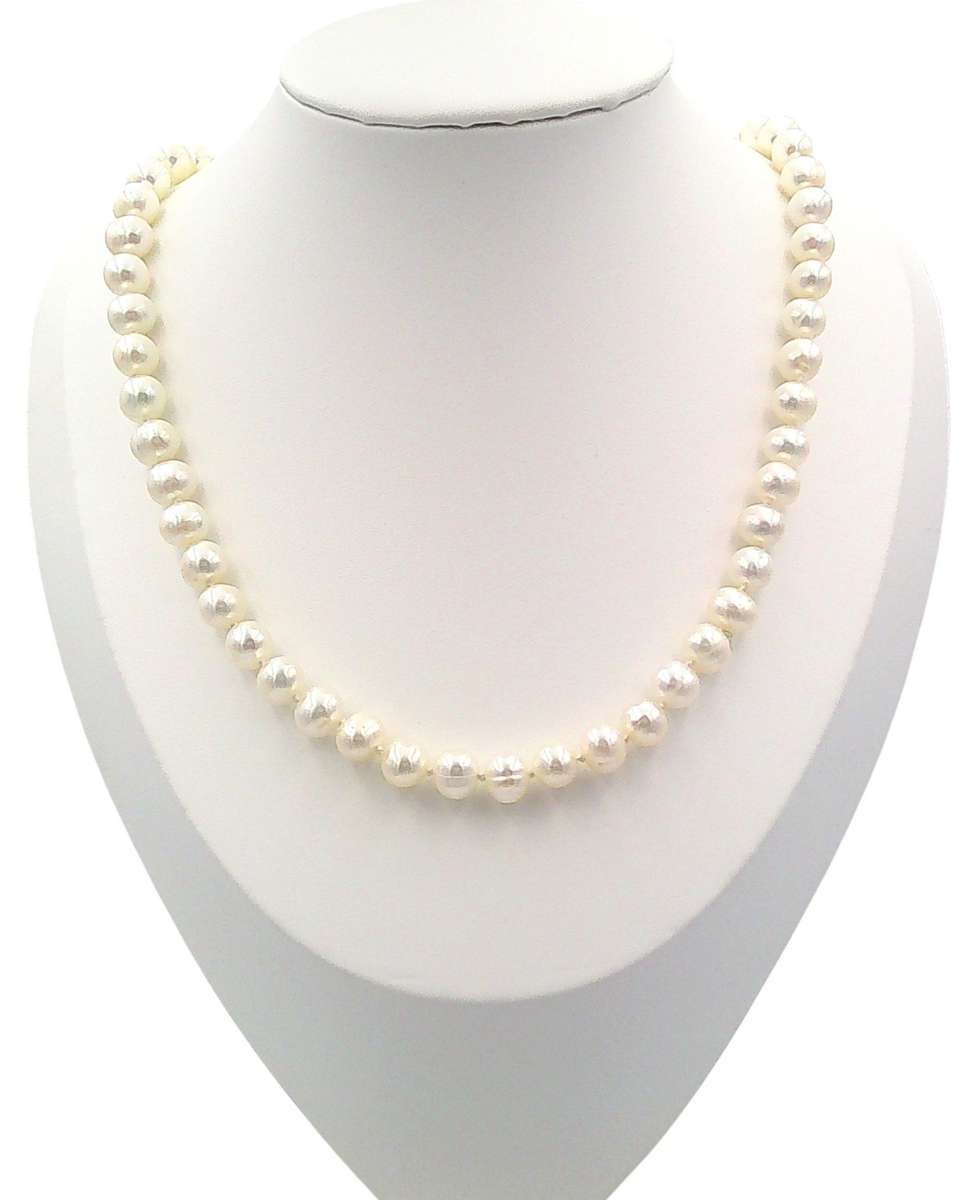 Cultured pearl necklace