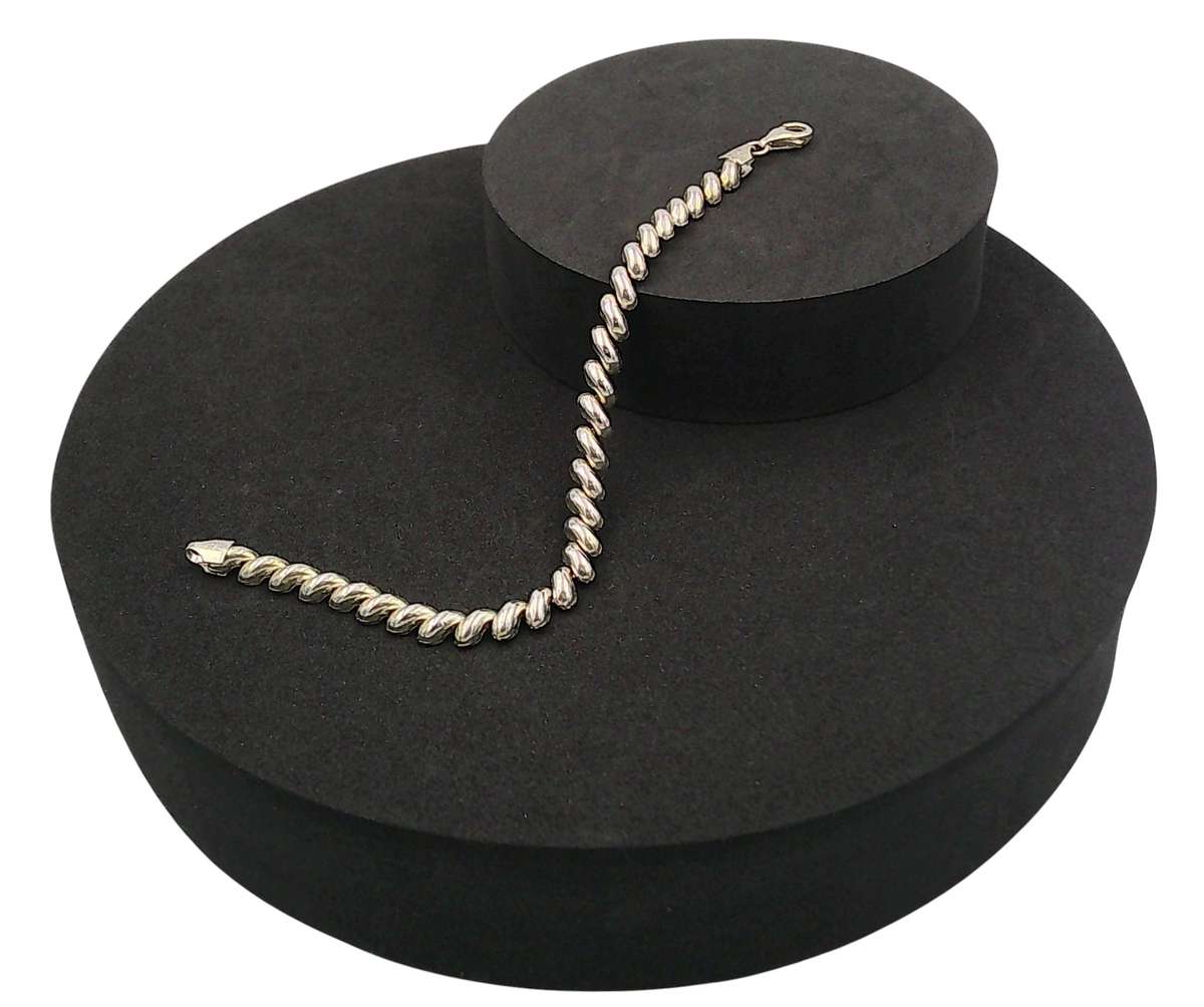 Fancy rivet bracelet