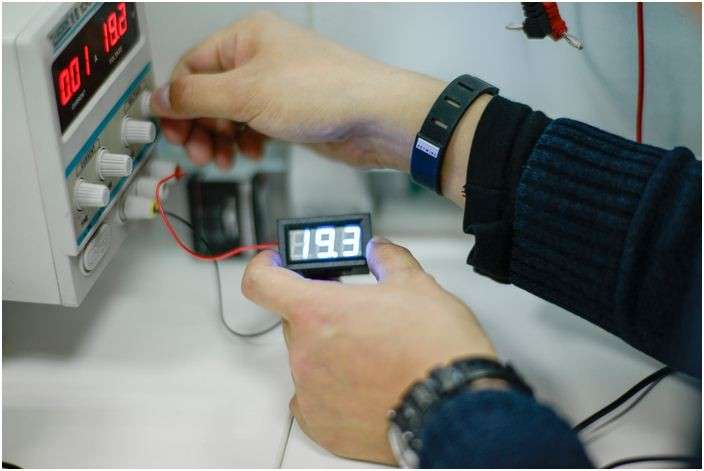 LED Voltage Meter (Green)