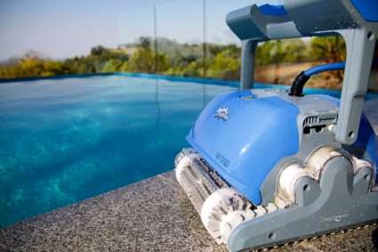 ROBOTIC POOL CLEANER DOLPHIN M500i CB (MARBELITE POOLS)