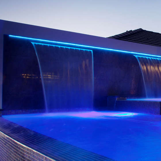 POOL WATERFEATURE WATER CURTAIN COLOUR CHANGING LED 300MM