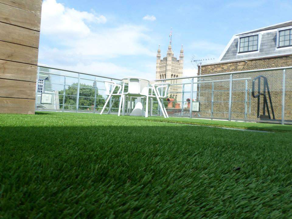 High Quality with Strong Mesh Artificial Grass  for Sale GREEN - 20MM HALF ROLL 12.5 METER