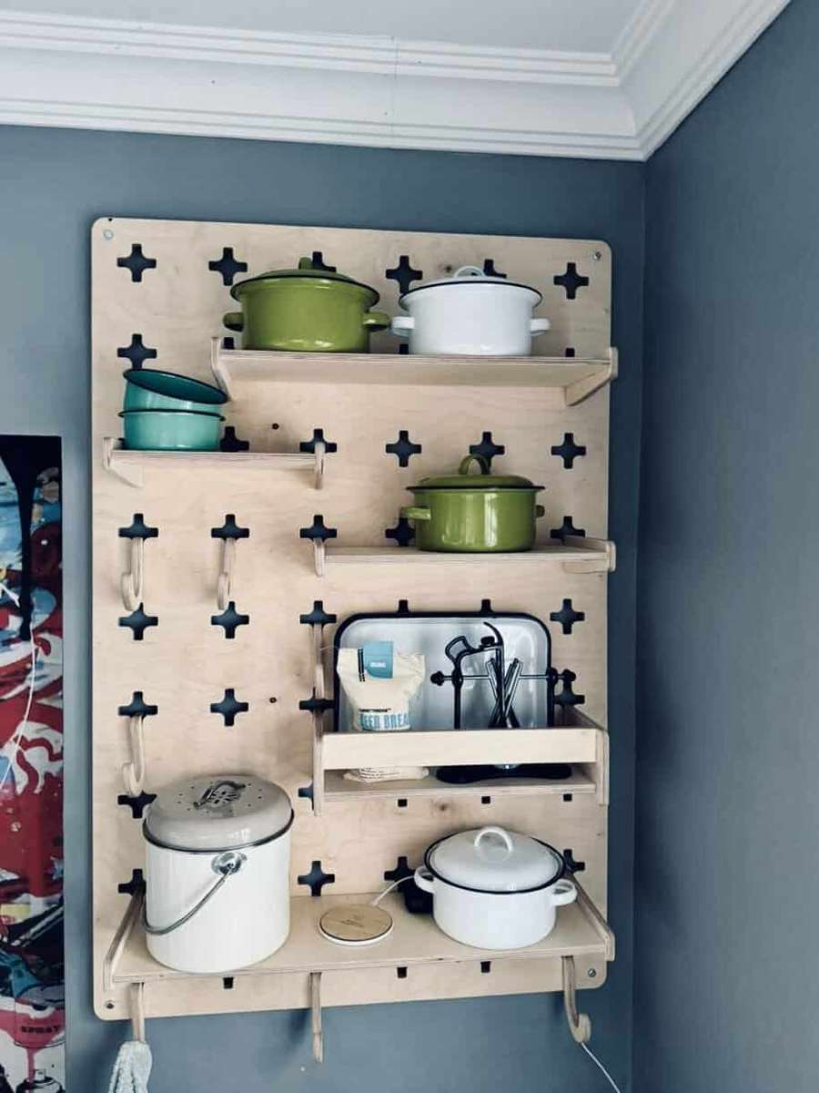 Pegboard - Medium, Birch Plywood, 5 Shelves - CHARLO