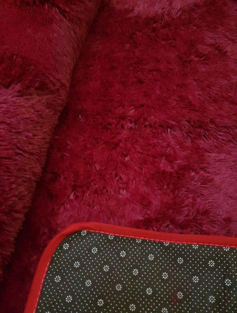 SMTE Large Premium Fluffy Carpet/Rug - Red with keychain