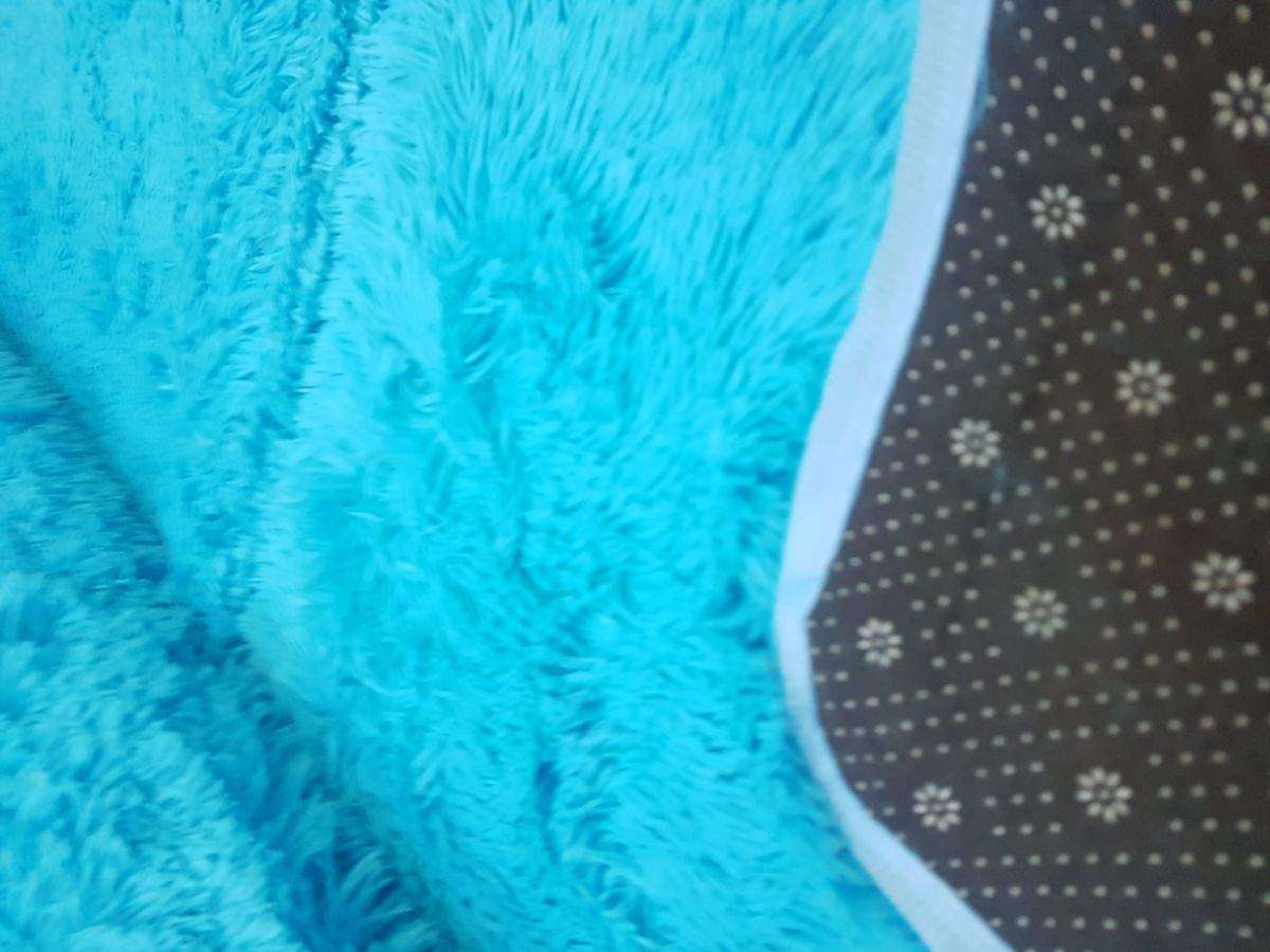 SMTE Large Premium Fluffy Carpet/Rug - Blue - Sky Blue with keychain