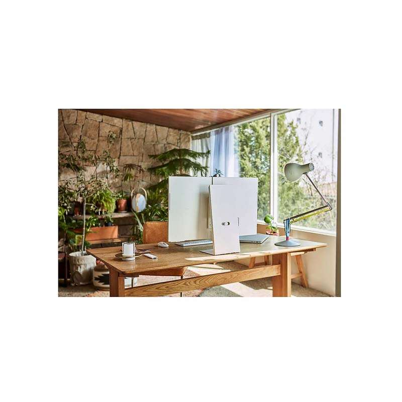 Samsung 32 inch M80D 4K UHD USB-C Smart Monitor with Speakers & Remote - Warm White