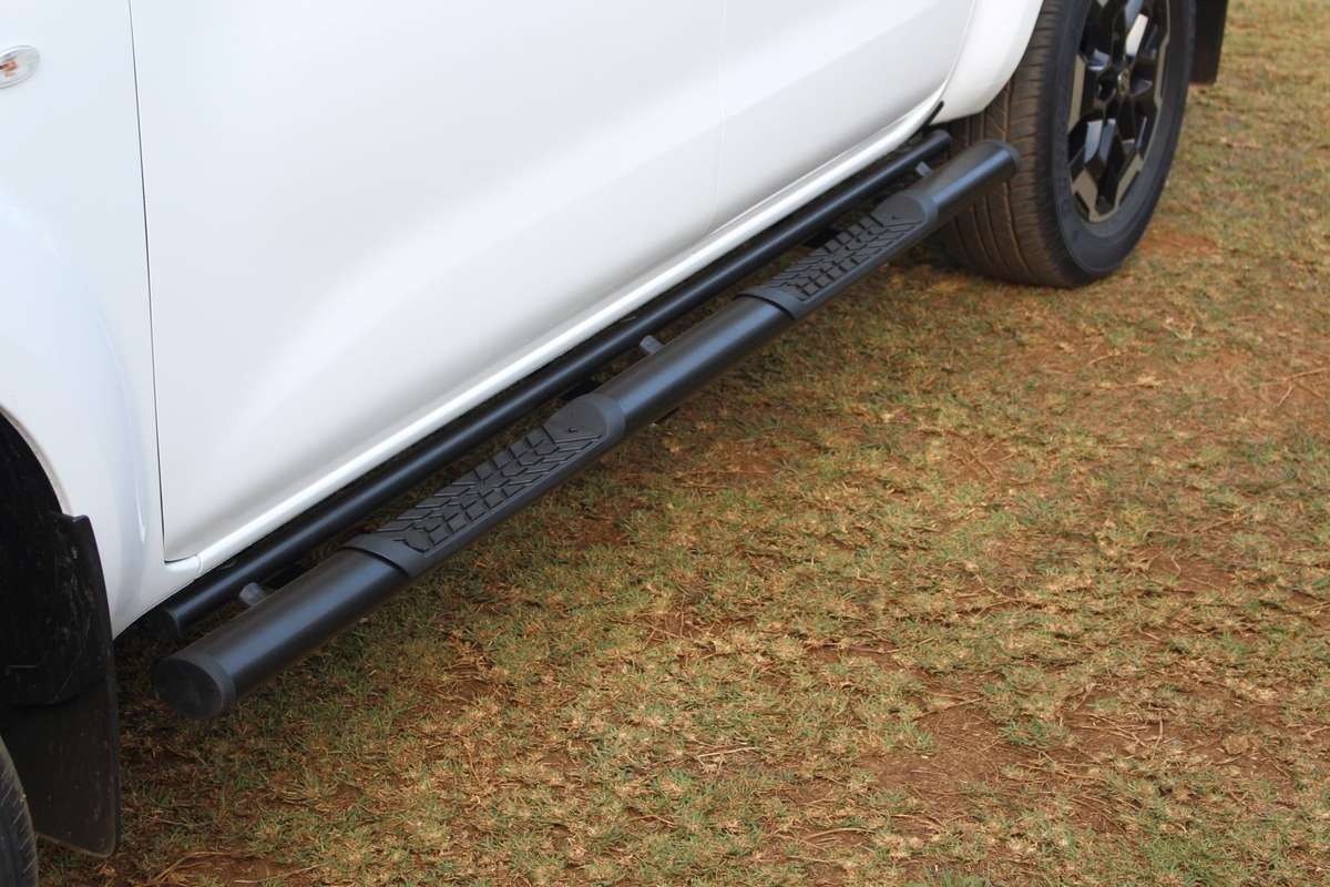 Nissan Navara d23 facelift sidesteps Black stainless steel Artav BS 170049