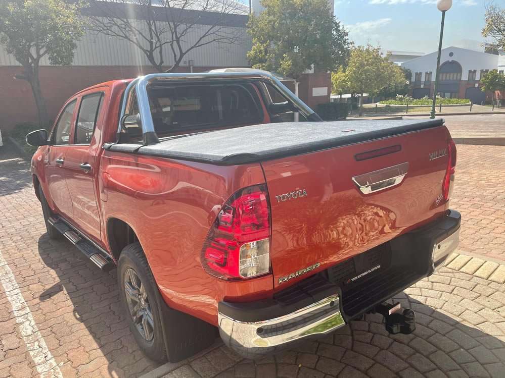 Toyota Hilux Double cab plain/with roll bar tonneau cover clip on 2016-