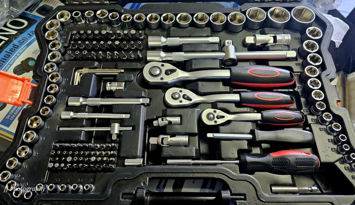 Tool kit 216 piece Tool set