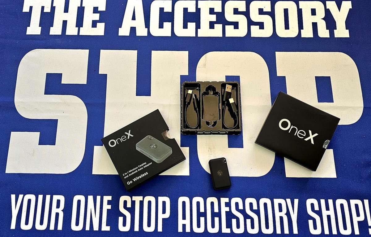 Wireless CarPlay and Android Auto Adaptor  CPAA OneX 2 in 1 OneNav Autocast