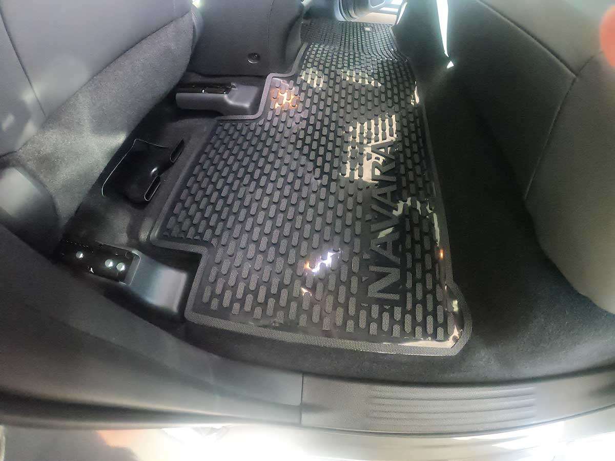 Nissan Navara Interior Set