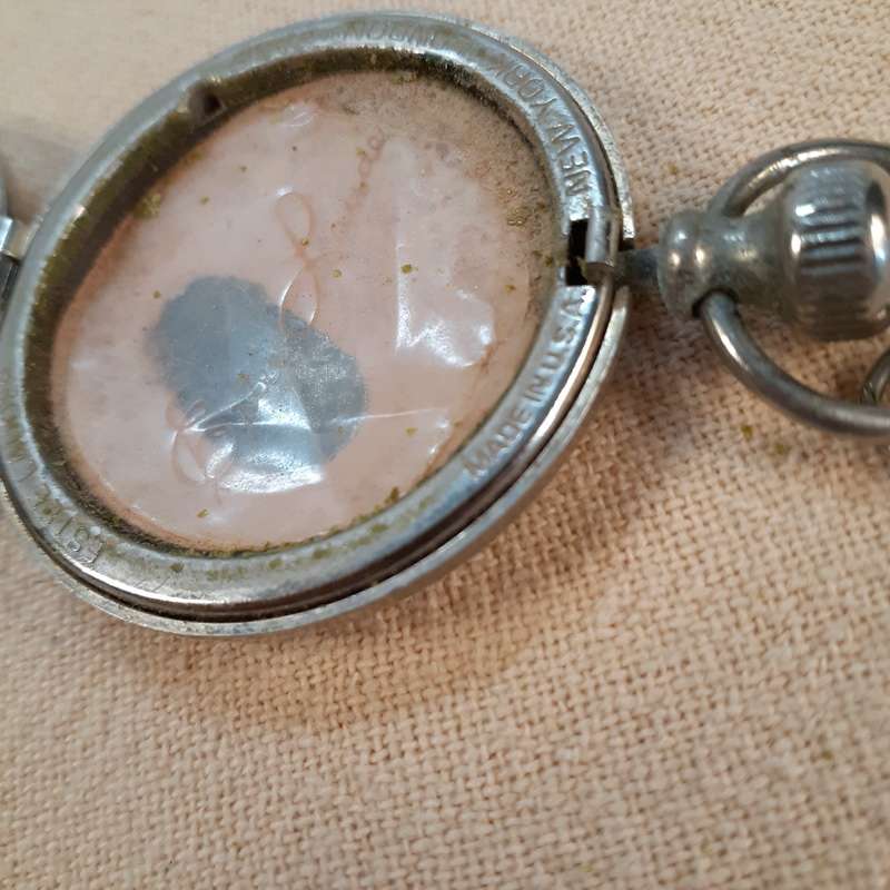 Powder Compact Este Lauder Pocket Watch style 1950's