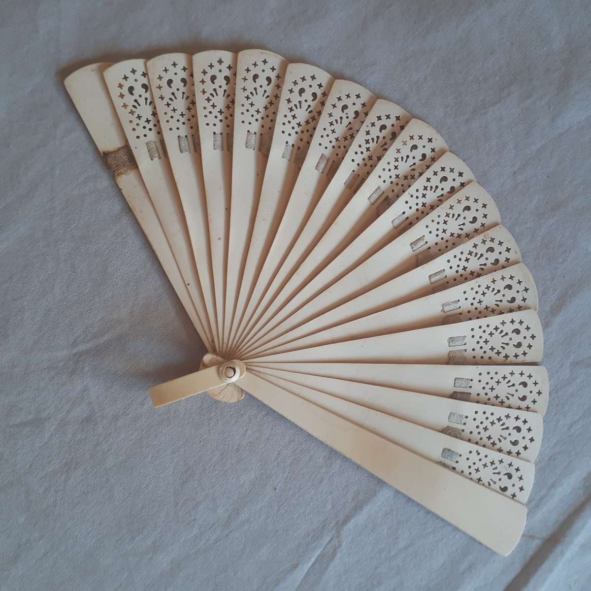 Hand fan - Art deco celuloid fan - 13 cms