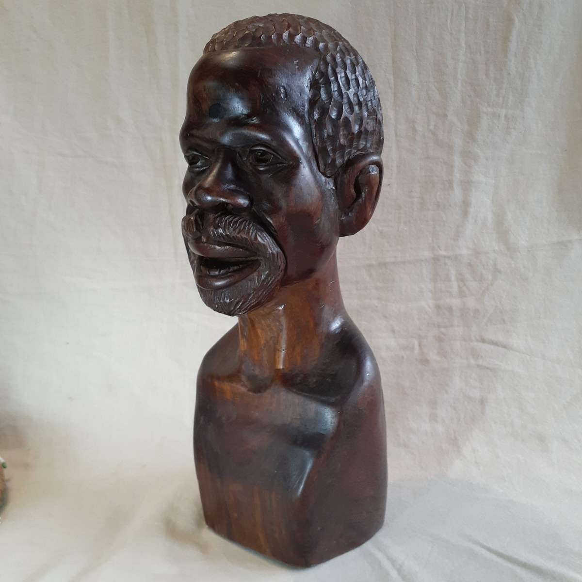 African hard wood carving  - 35 cms - lovely wood grain