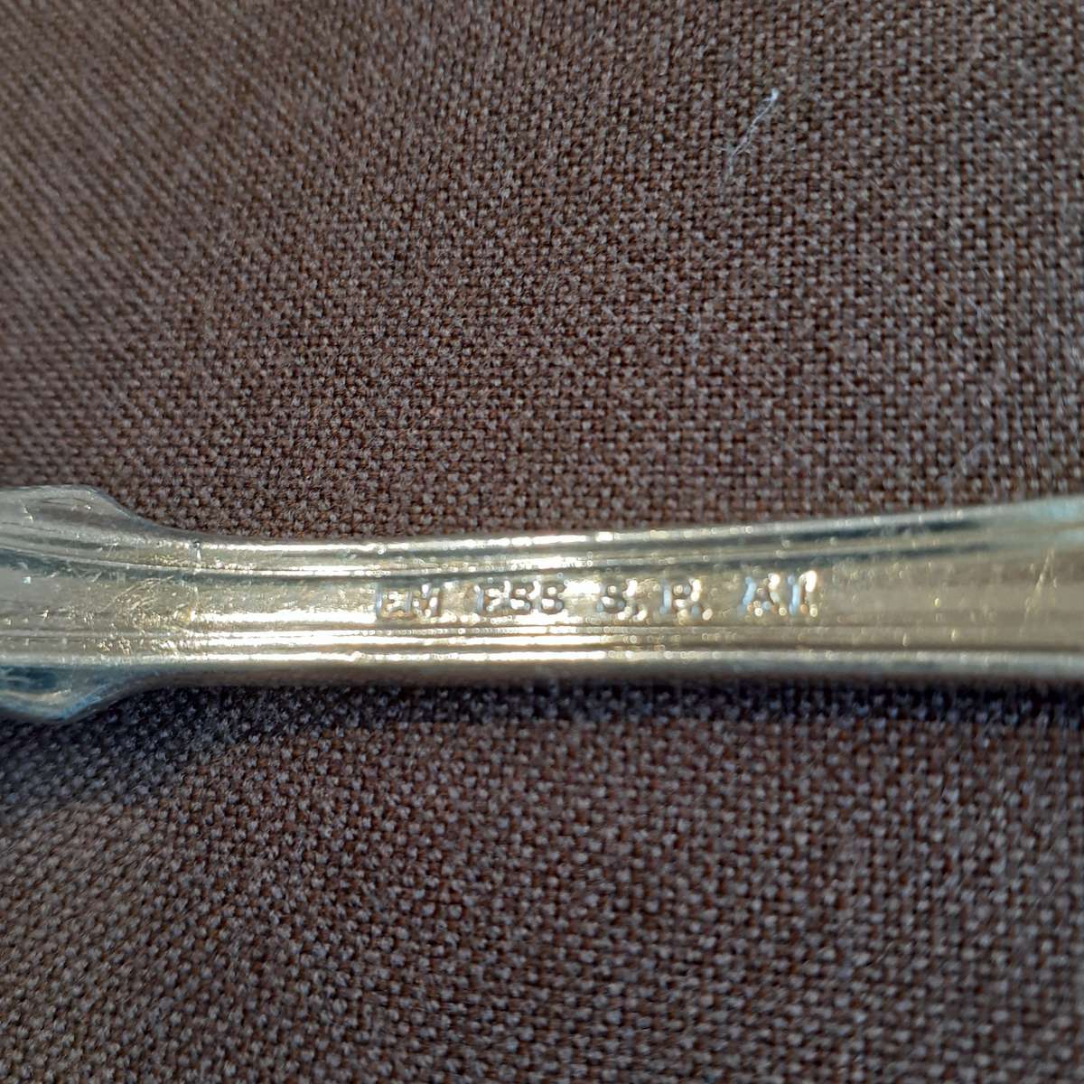 Cutlery Kings Pattern - 2 knives and 1 fork