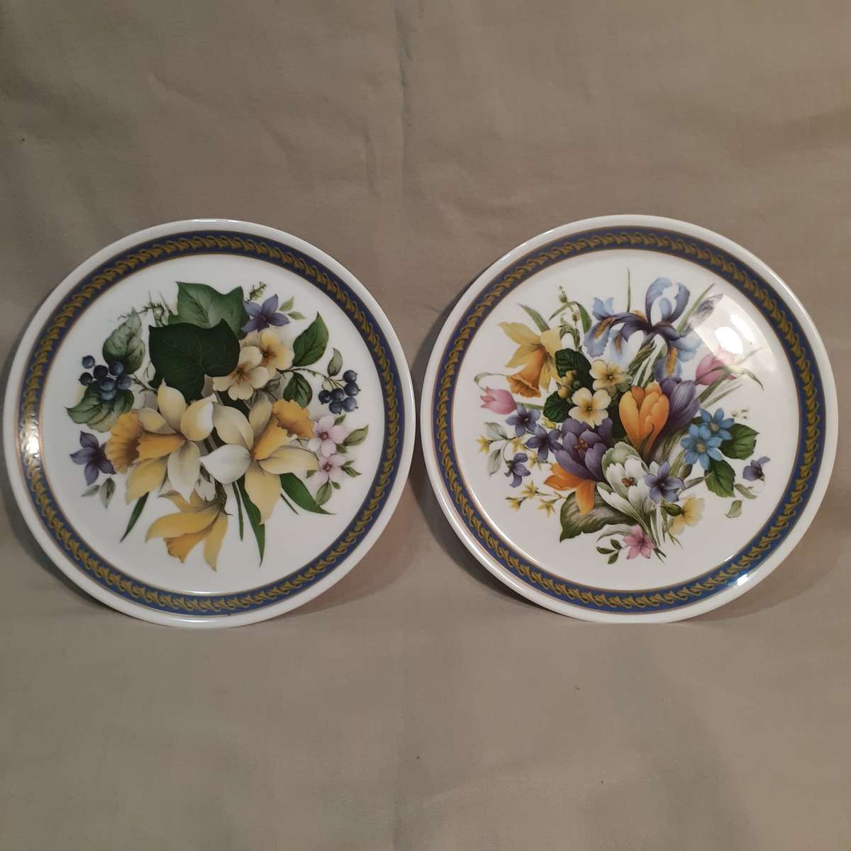 2 Royal Doulton Floral Plates British Airways  Crocus and daffodil   17 cms