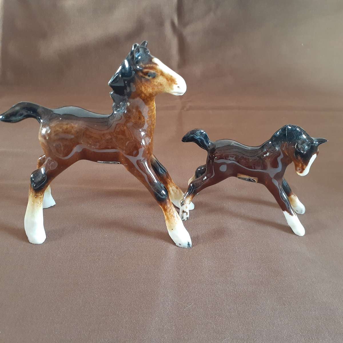 2 ceramic horse foals - Vermont 7 and 12 cms