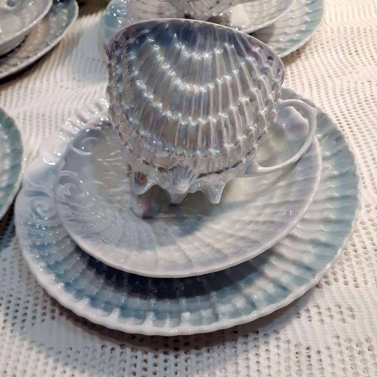 6 Bohemian tea trios - pearl lustre irridescent Victoria Austria plus 2 bowls