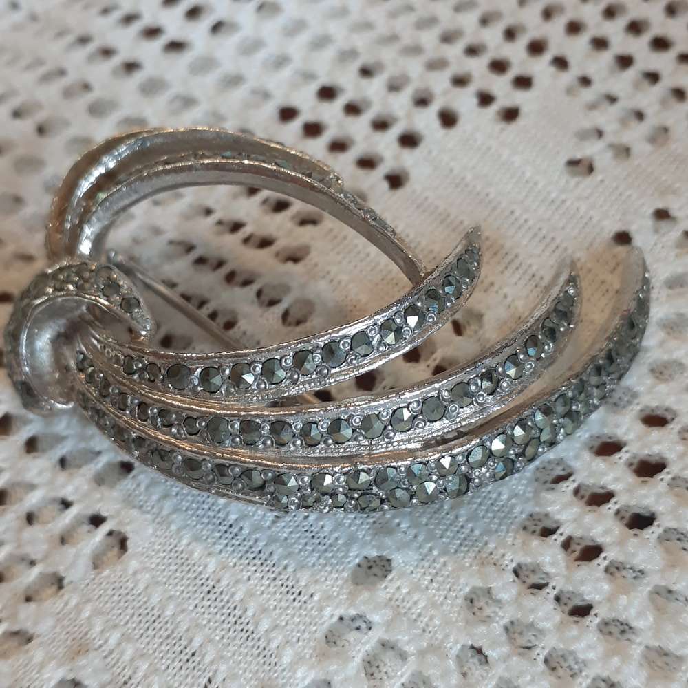 Silver metal marcasite brooch - vintage - lovely condition