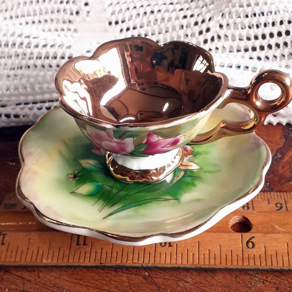 2 Miniature cups and saucers - Gilded, hand painted made in Italy Balboa