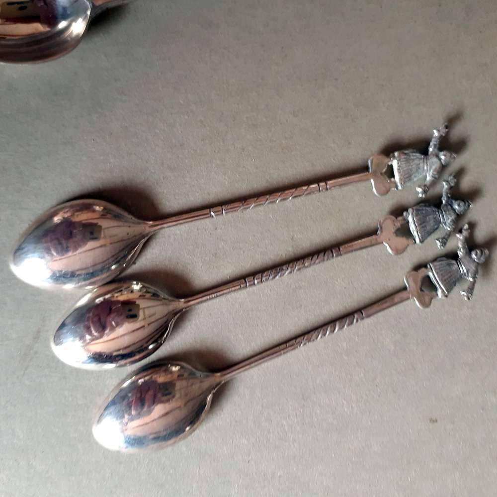 6 teaspoons Thai Bali Indonesian dancers - boxed
