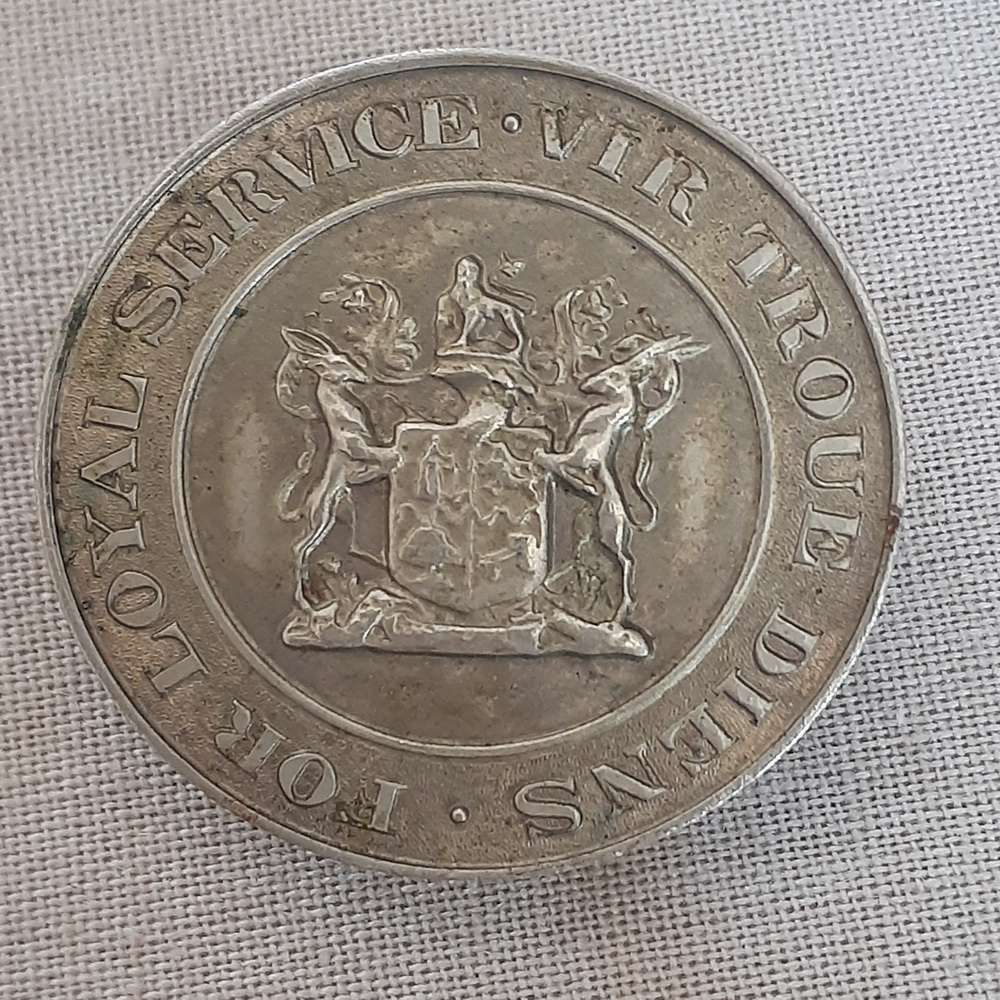 WW2 Badge - SA For Loyal Service Badge - Vir Troue Diens - numbered 11 607