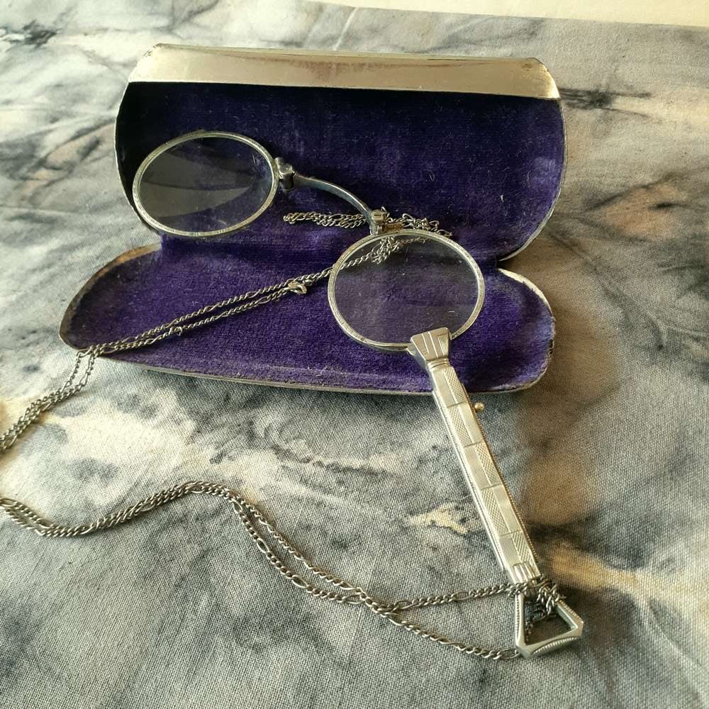 eye glasses - Lorgnette - Opera Glasses - Pinc-Nez - embossed - snap open with case