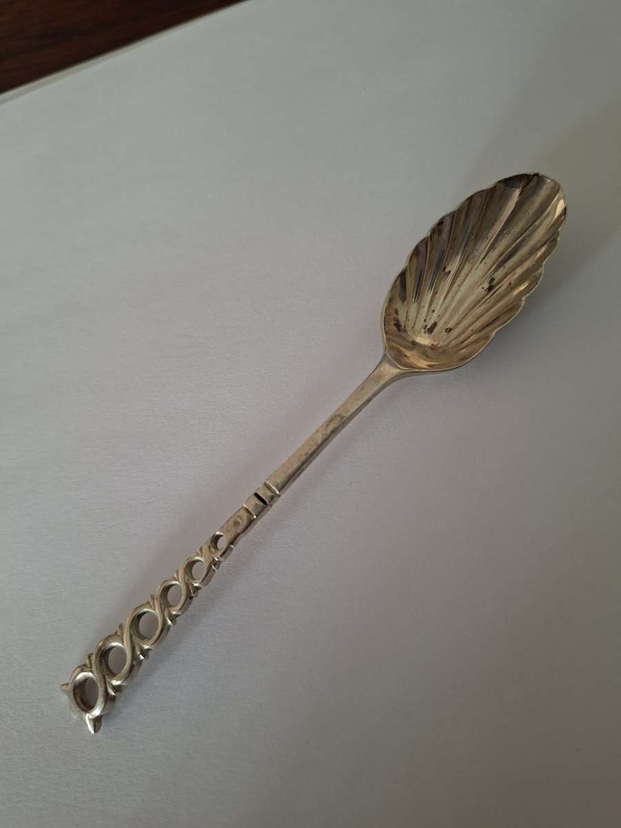 Pretty Hallmarked Silver Teaspoon 12.13g