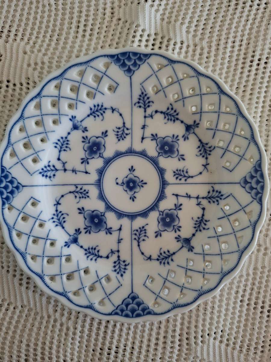 Old blue and white pierced plate 15cms dia- Maple white china