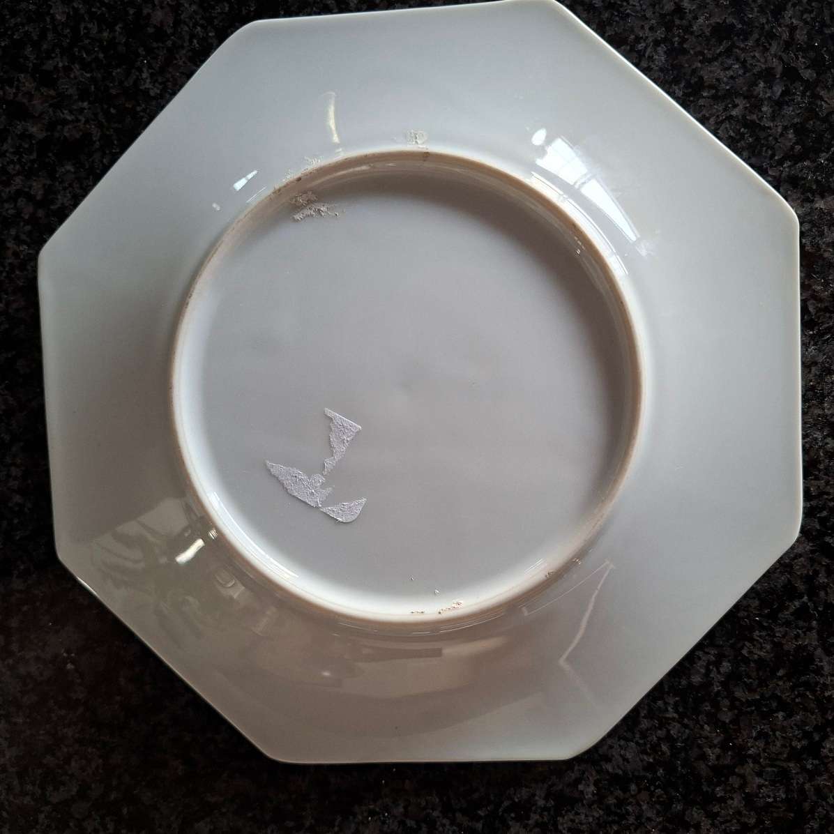 Pretty Chinese plate with peacock 18 cms - imari style - blue and white