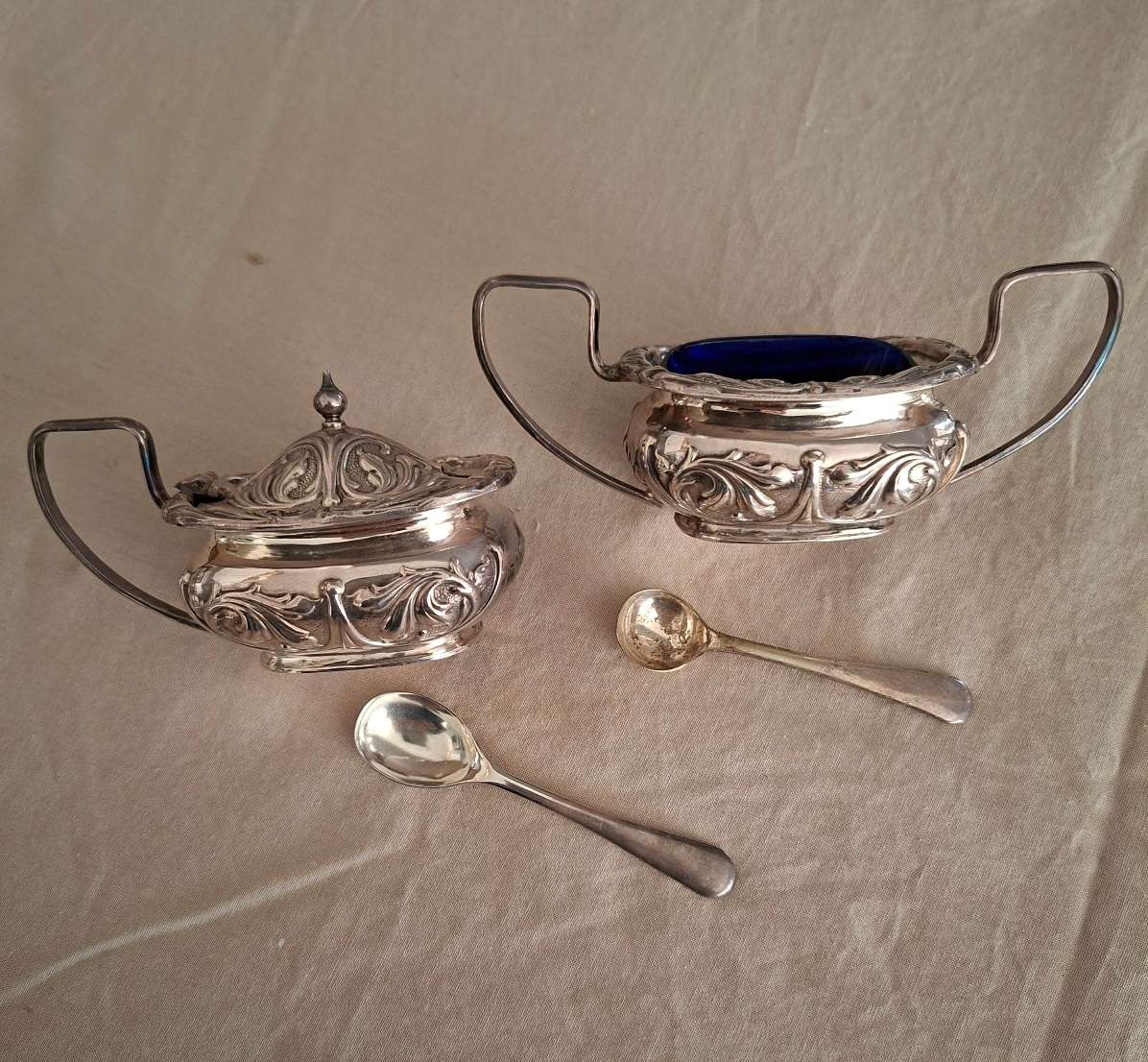 Silver plate Mustard and Salt set - glass inners with spoons.  Excalibur Plate