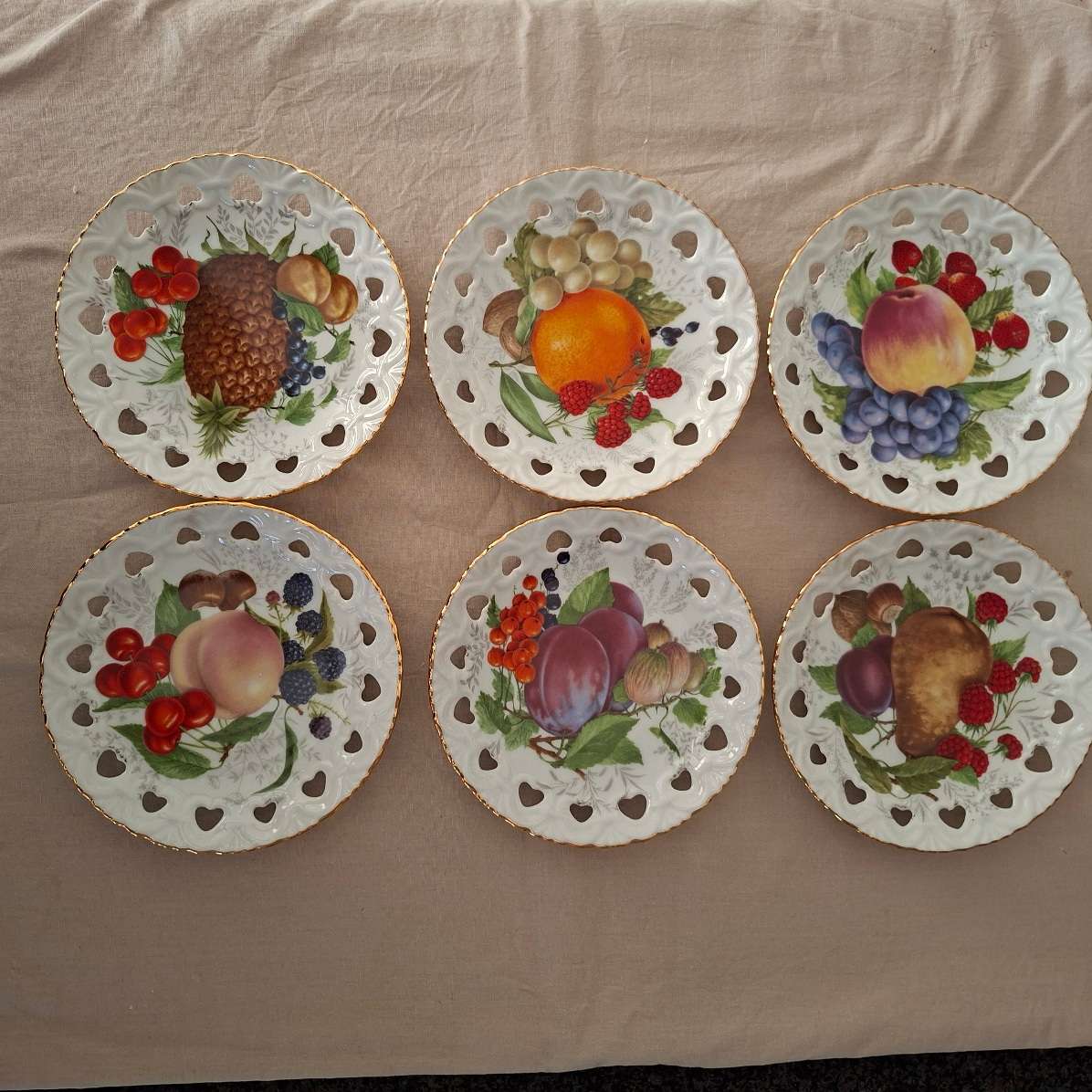 6 dresden fruit plates pierced harts   15cm dia