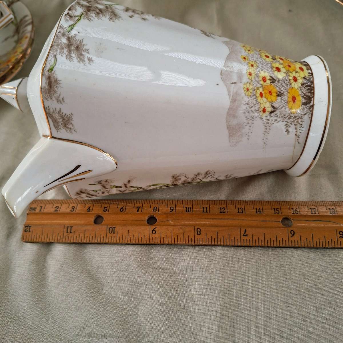 English porcelain Coffee set made by Standard -5 trios, coffee pot, sugar bowl, and milk jug