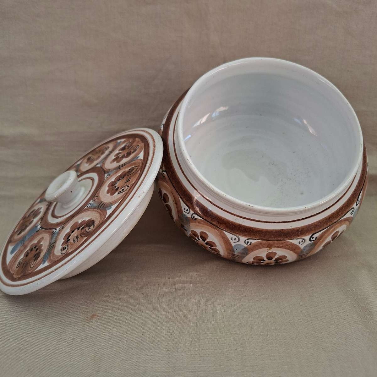 SA Pottery- The Old Jar Benoni pottery bowl with lid hand painted